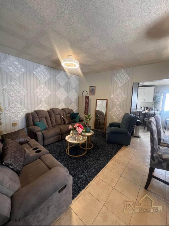 CASA EN VALLE DORADO AL SUR