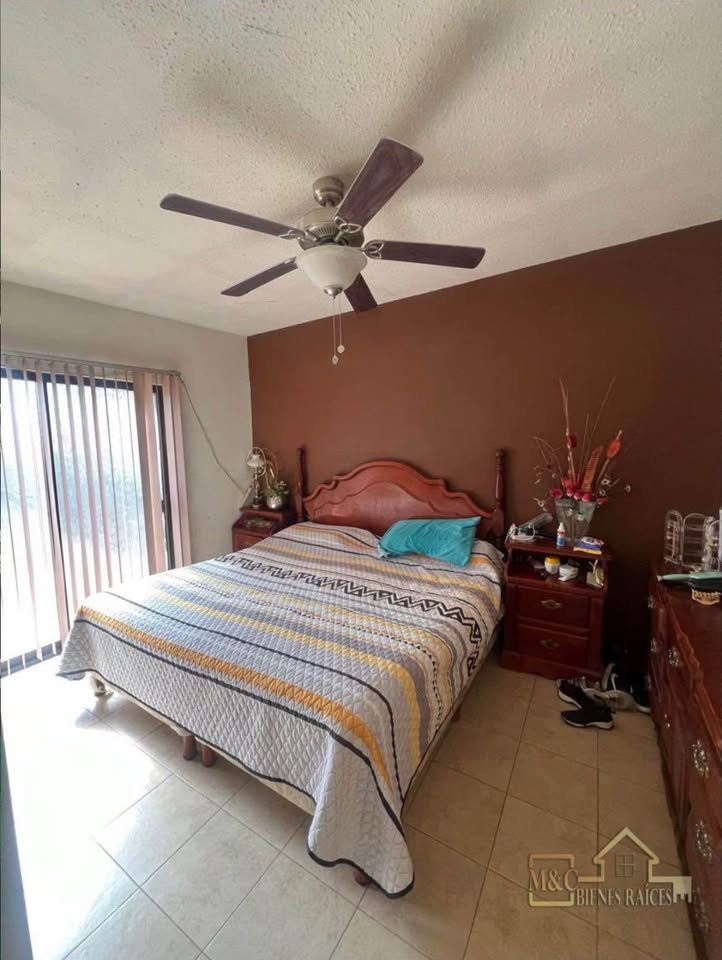CASA EN VALLE DORADO AL SUR