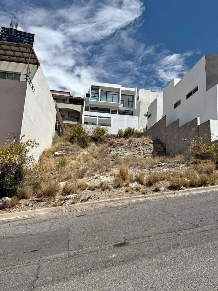 TERRENO EN RINCONES DE SAN FRANCISCO