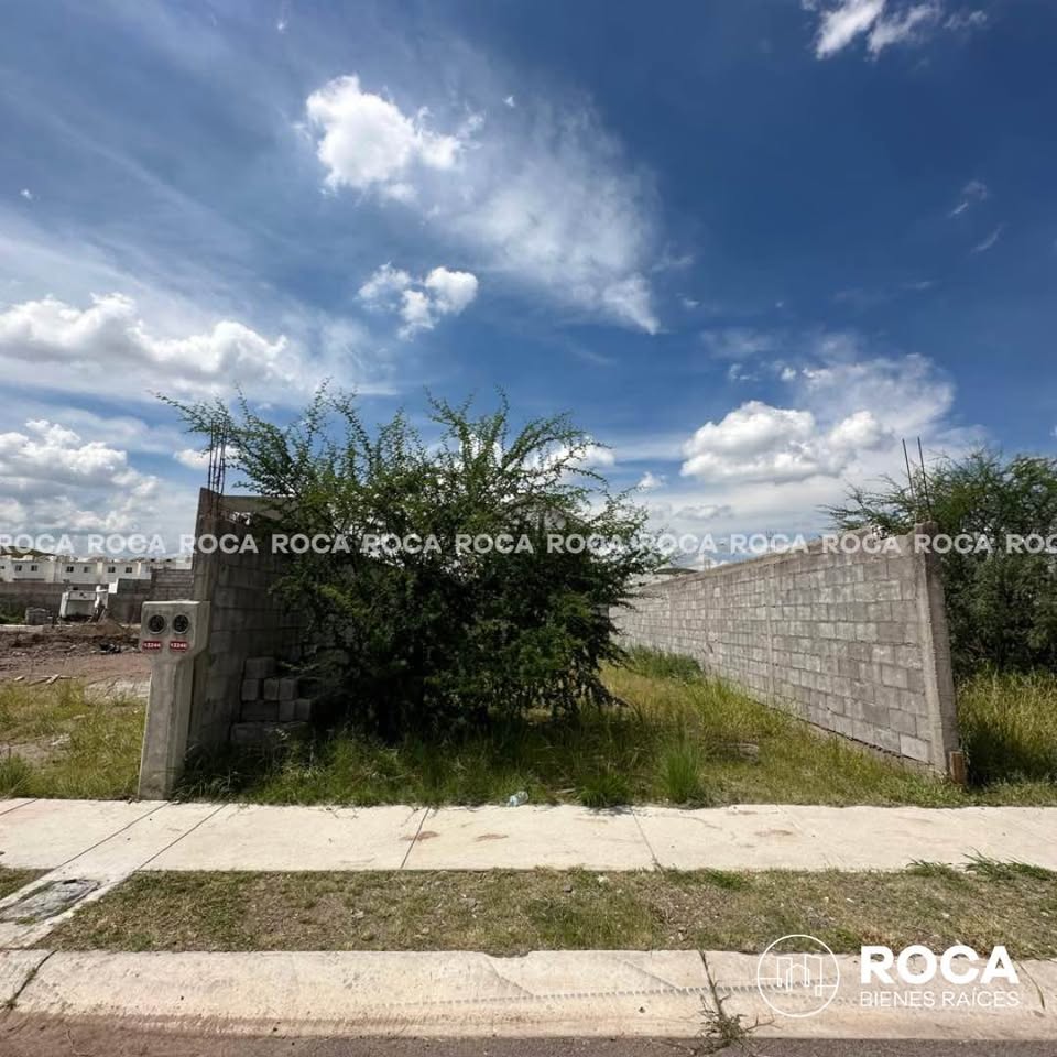TERRENO EN PRADERA LAKE ZONA RELIZ FRENTE A PARQUE