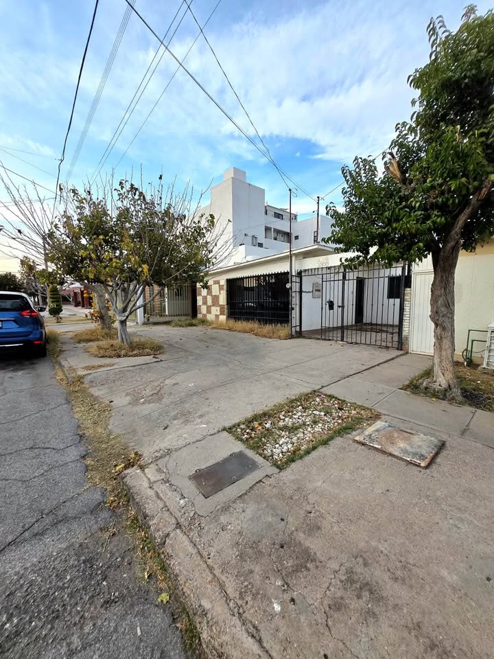 CASA VENDIDA CERCA DE AV. GLANDORF