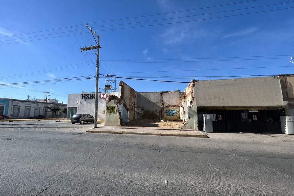 TERRENO EN AVENIDA 20 DE NOVIEMBRE