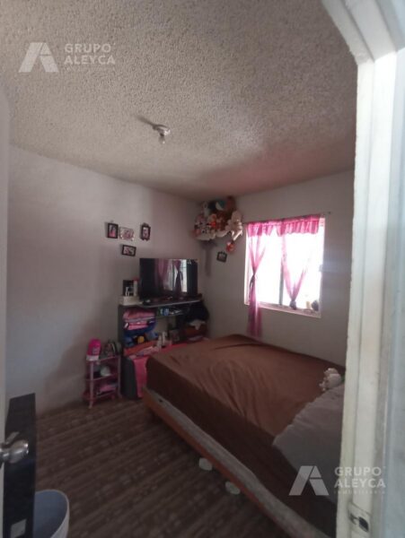 CASA EN ESQUINA EN PRADERAS DEL SUR