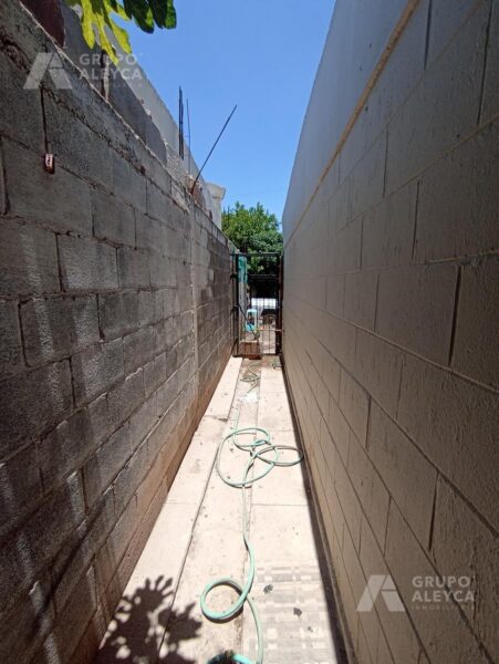 CASA EN ESQUINA EN PRADERAS DEL SUR