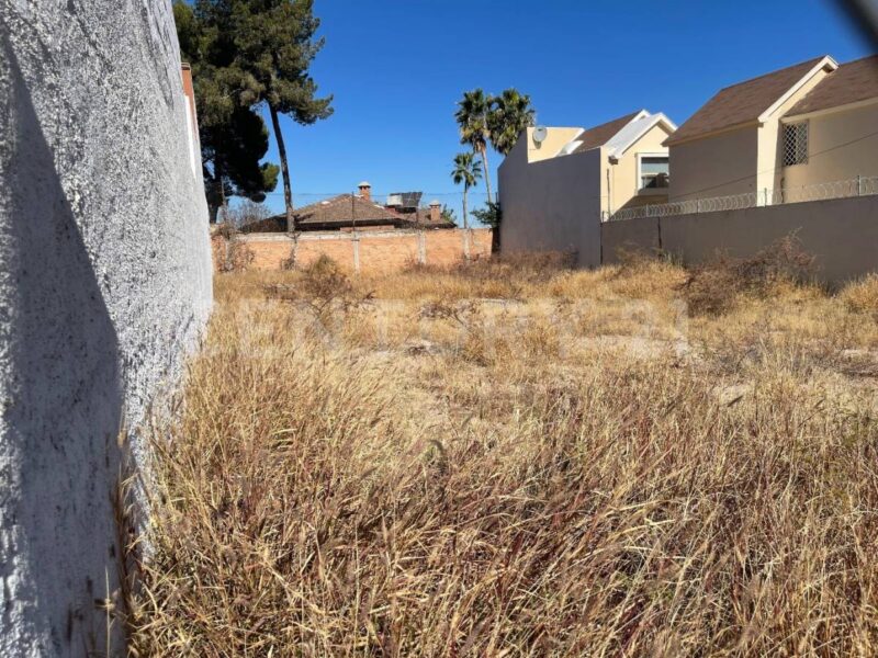 TERRENO IRREGULAR INTERMEDIO EN QUINTAS DEL SOL